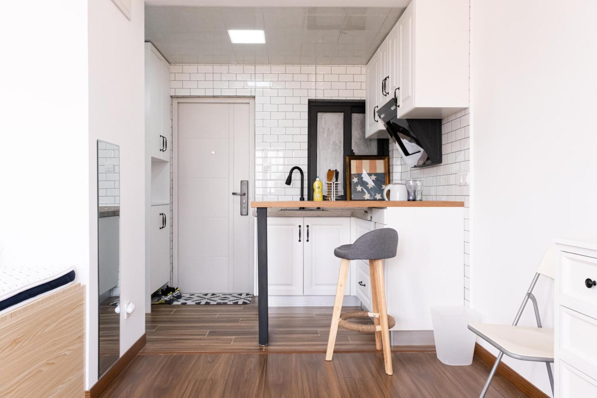 1930 French Minimalist
